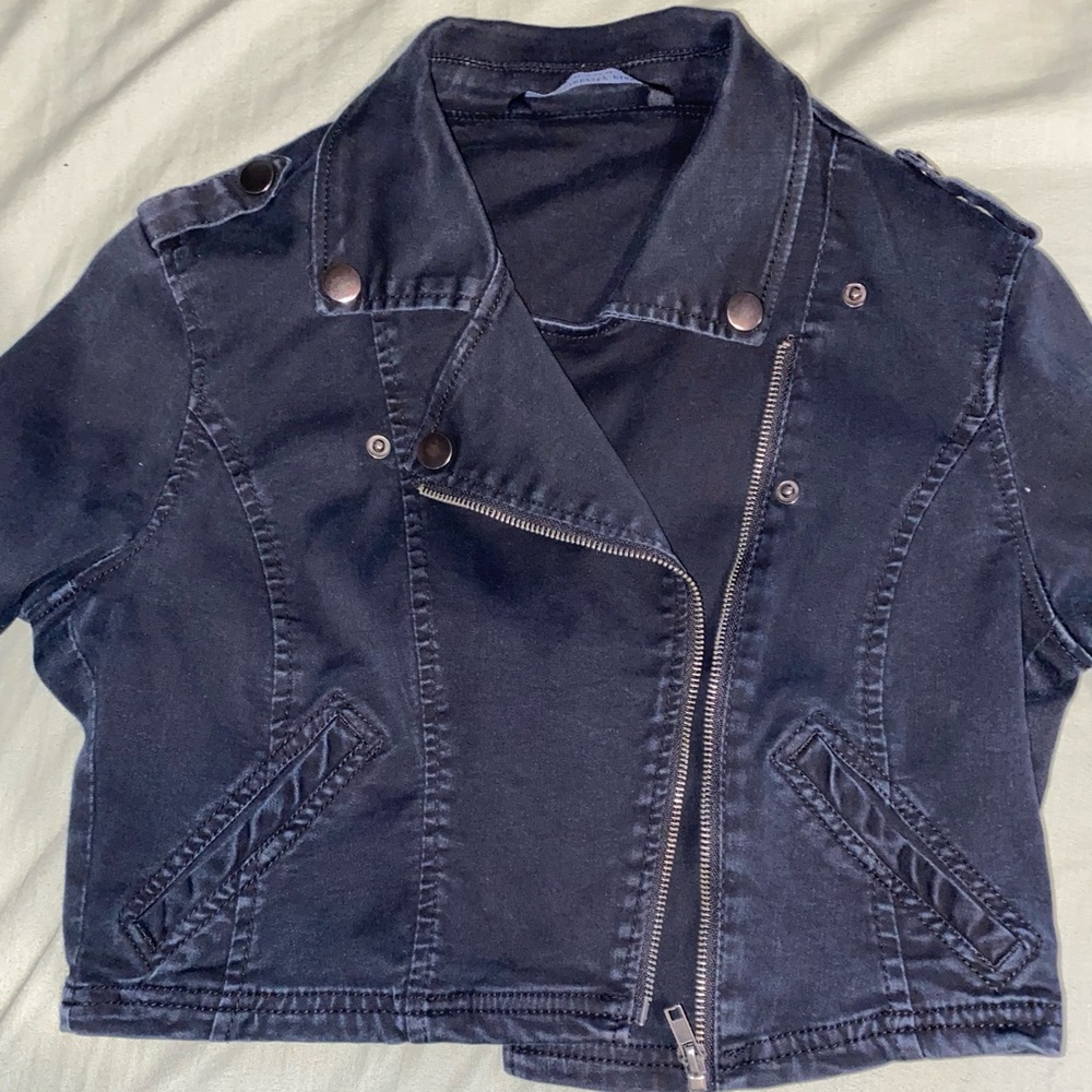 black cropped jean jacket